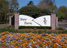a photo of an entrance at Snee Farm in Mount Pleasant, SC